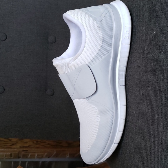 Nike Free 3.0 White & gray velcro.   Size 10. Pre-owned.   good condition - Picture 3 of 9